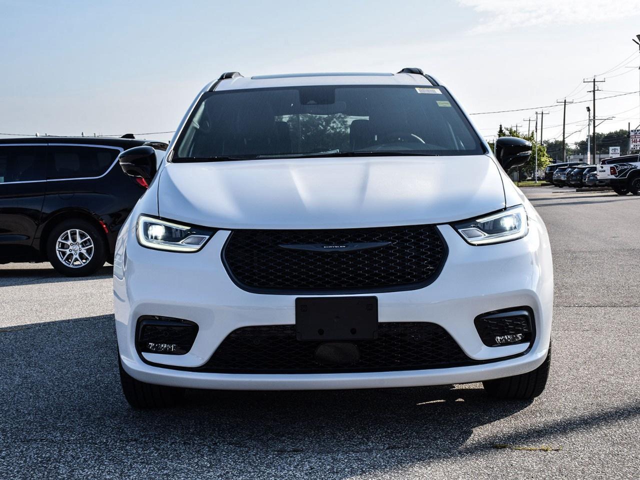 2026 Chrysler Pacifica Limited AWD Photo