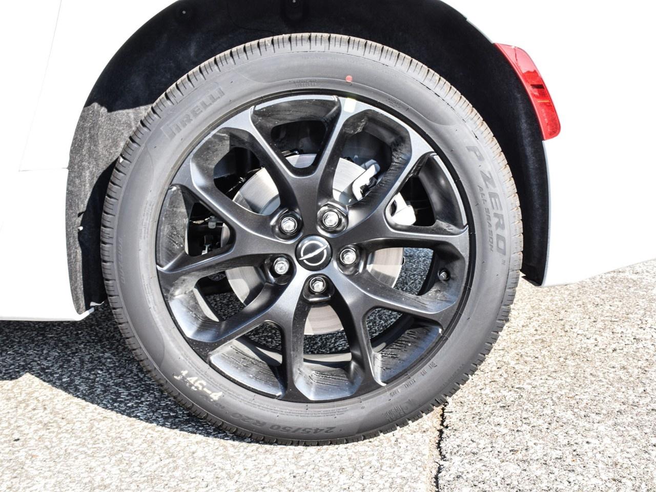 2026 Chrysler Pacifica Limited AWD Photo