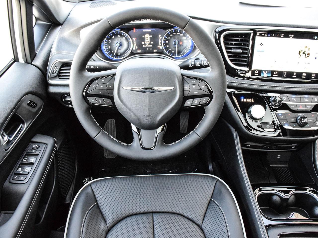 2026 Chrysler Pacifica Limited AWD Photo