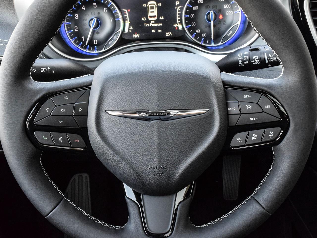 2026 Chrysler Pacifica Limited AWD Photo