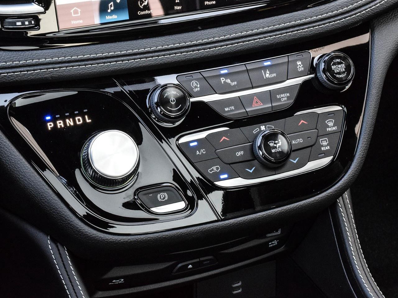 2026 Chrysler Pacifica Limited AWD Photo