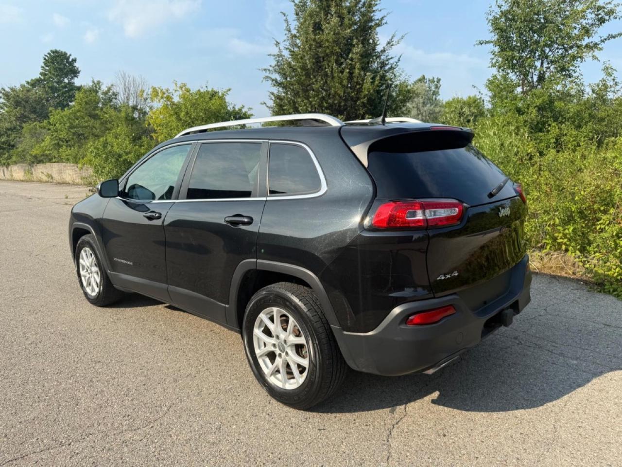 2016 Jeep Cherokee 4x4 |NORTH|V6|BIG SCREEN|NAVI|PUSH START|BACK-UP CAM|POWER TAILGATE| - Photo #4