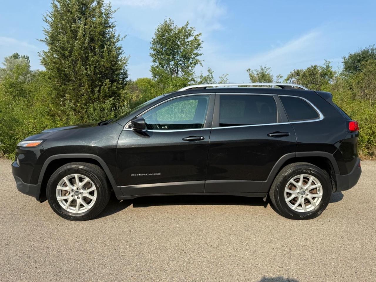 2016 Jeep Cherokee 4x4 |NORTH|V6|BIG SCREEN|NAVI|PUSH START|BACK-UP CAM|POWER TAILGATE| - Photo #3