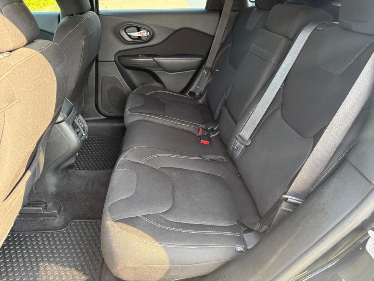 2016 Jeep Cherokee 4x4 |NORTH|V6|BIG SCREEN|NAVI|PUSH START|BACK-UP CAM|POWER TAILGATE| - Photo #17