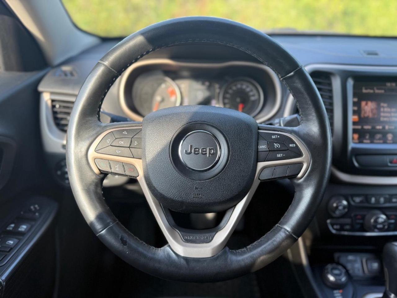 2016 Jeep Cherokee 4x4 |NORTH|V6|BIG SCREEN|NAVI|PUSH START|BACK-UP CAM|POWER TAILGATE| - Photo #33