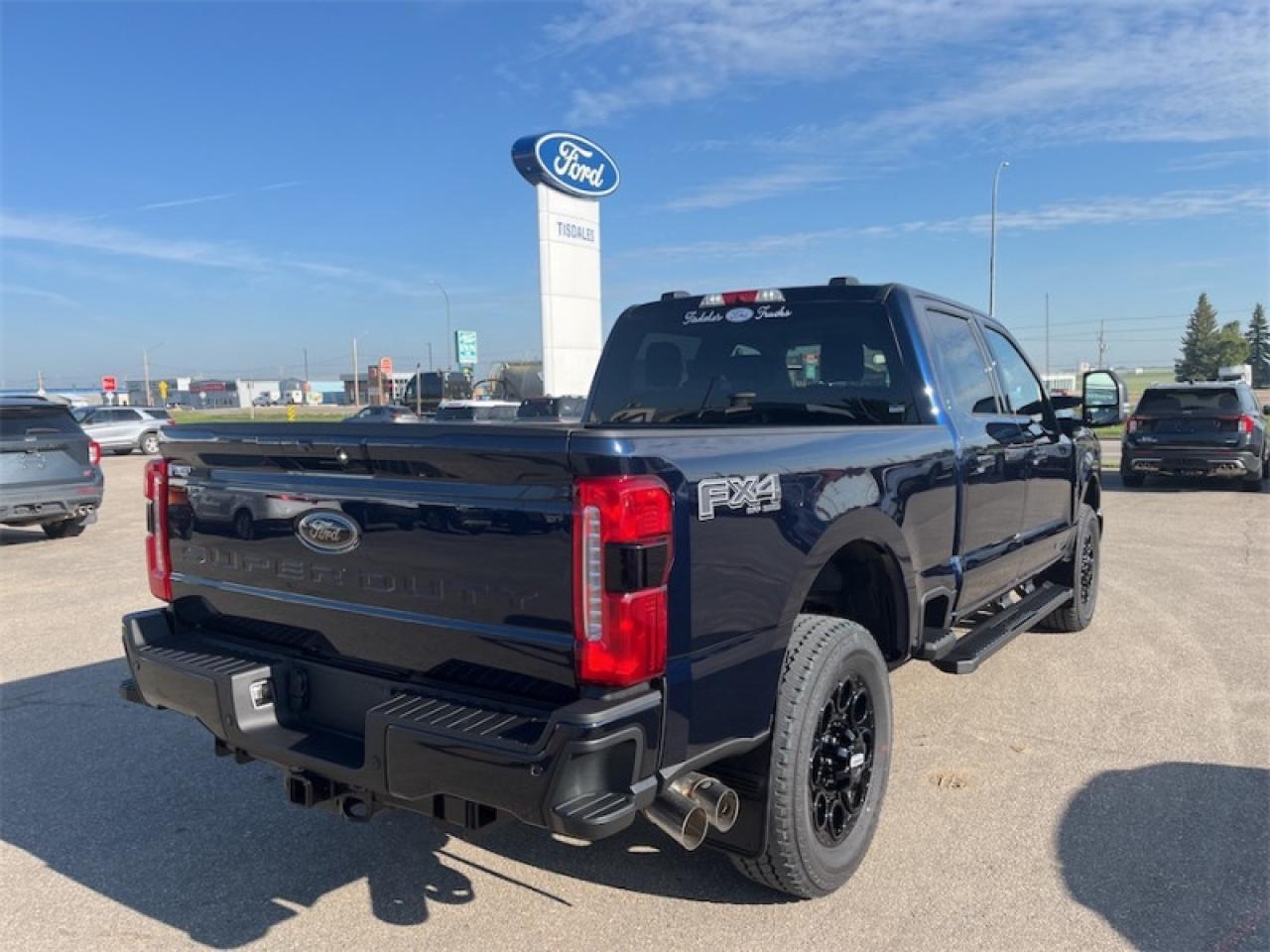 2025 Ford F-350 Super Duty Lariat Photo5
