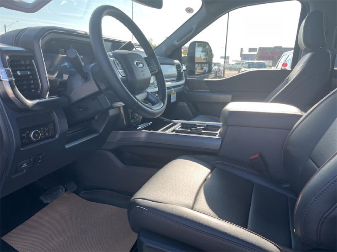 2025 Ford F-350 Super Duty Lariat Photo5