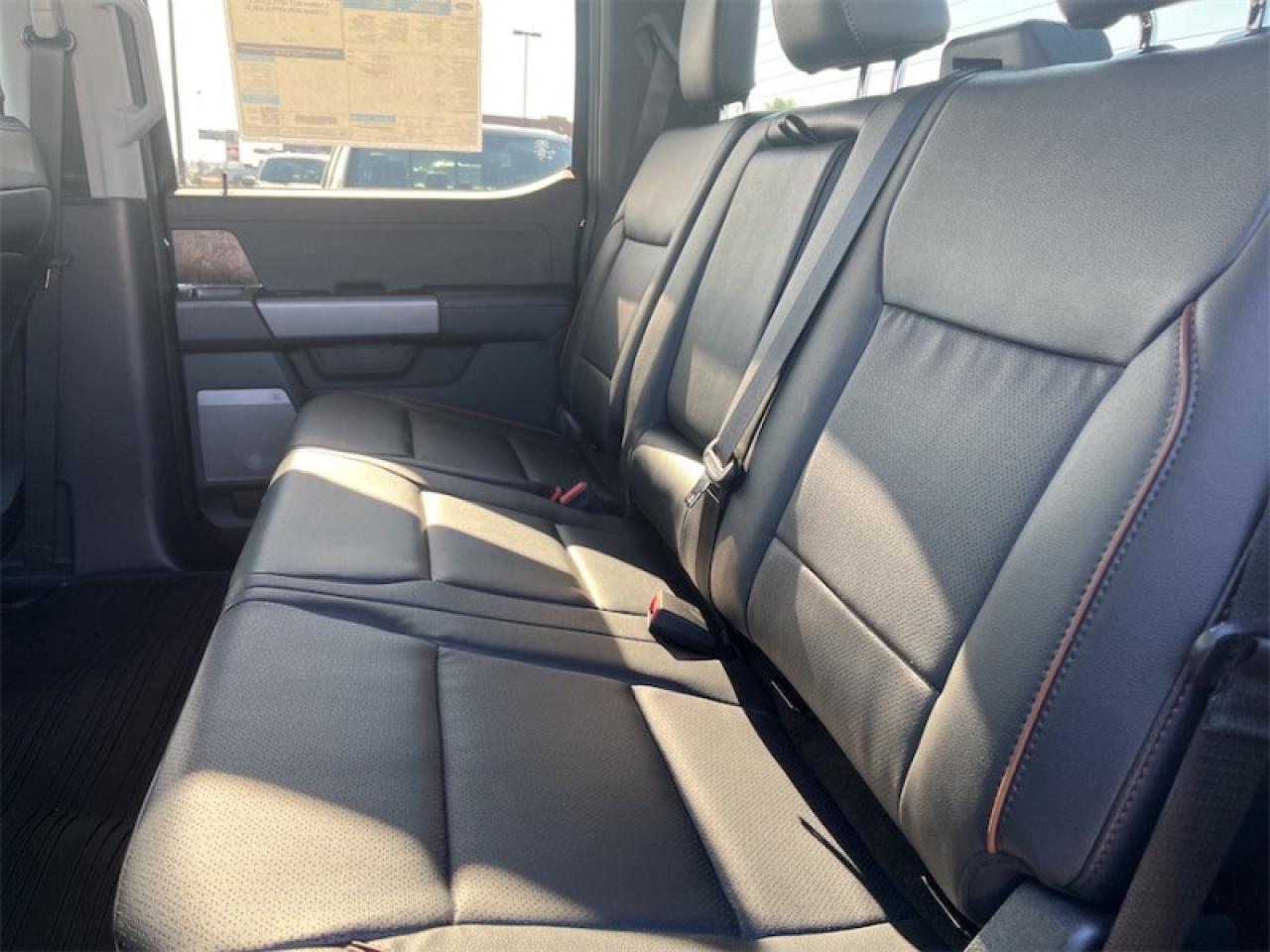 2025 Ford F-350 Super Duty Lariat Photo5