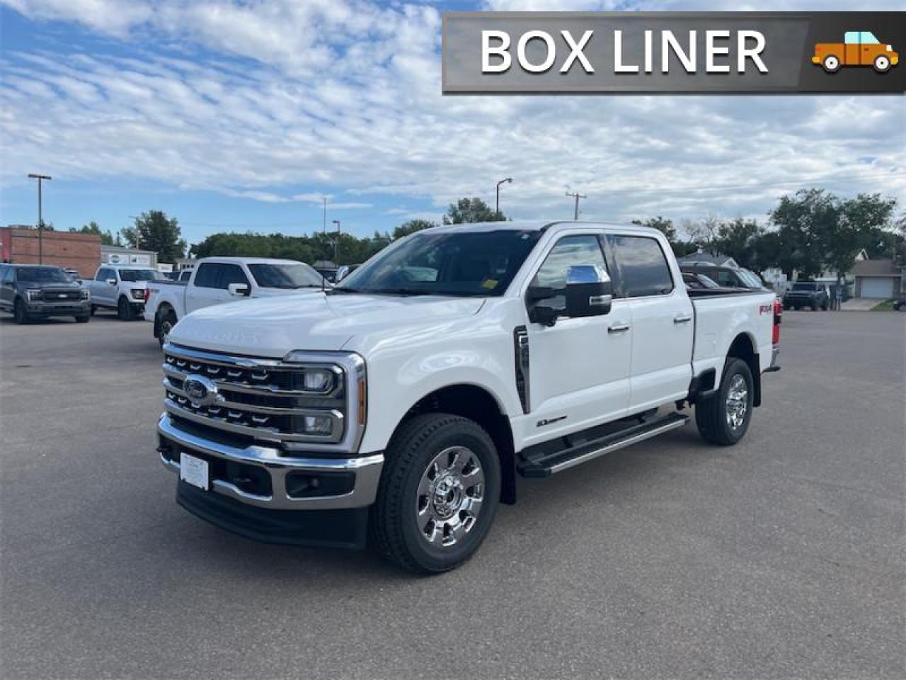 2025 Ford F-350 Super Duty LARIAT  - Tailgate Step Photo4