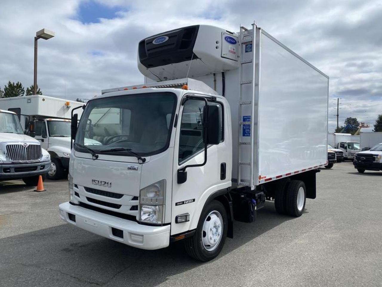 Used 2019 Isuzu NRR 14 Foot Reefer Cube Van 3 Seater Diesel for sale in Burnaby, BC