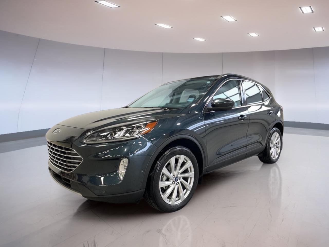 Used 2022 Ford Escape Hybrid TITANIUM AWD for sale in Moose Jaw, SK