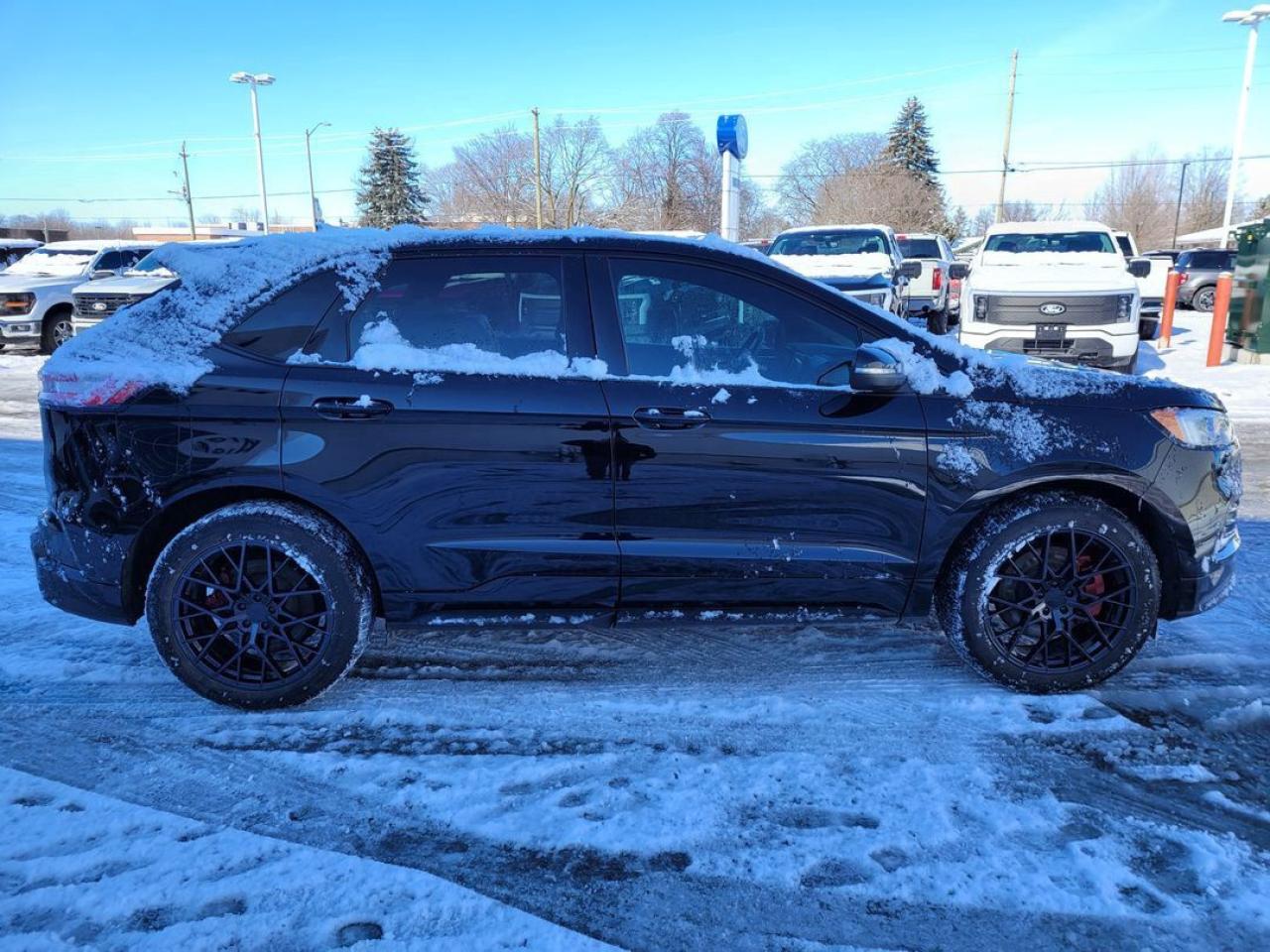 2022 Ford Edge ST Photo26