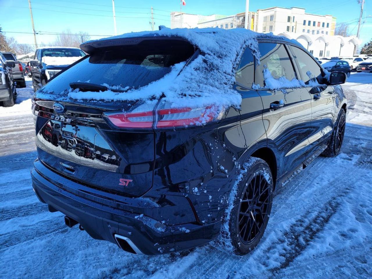 2022 Ford Edge ST Photo7