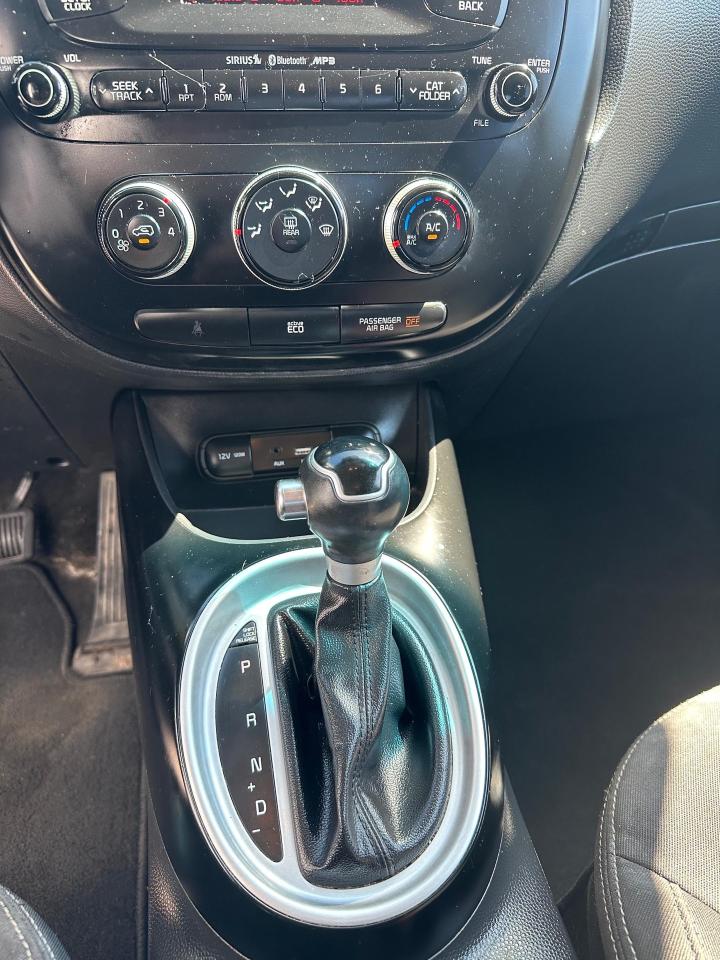 2016 Kia Soul LX Photo3