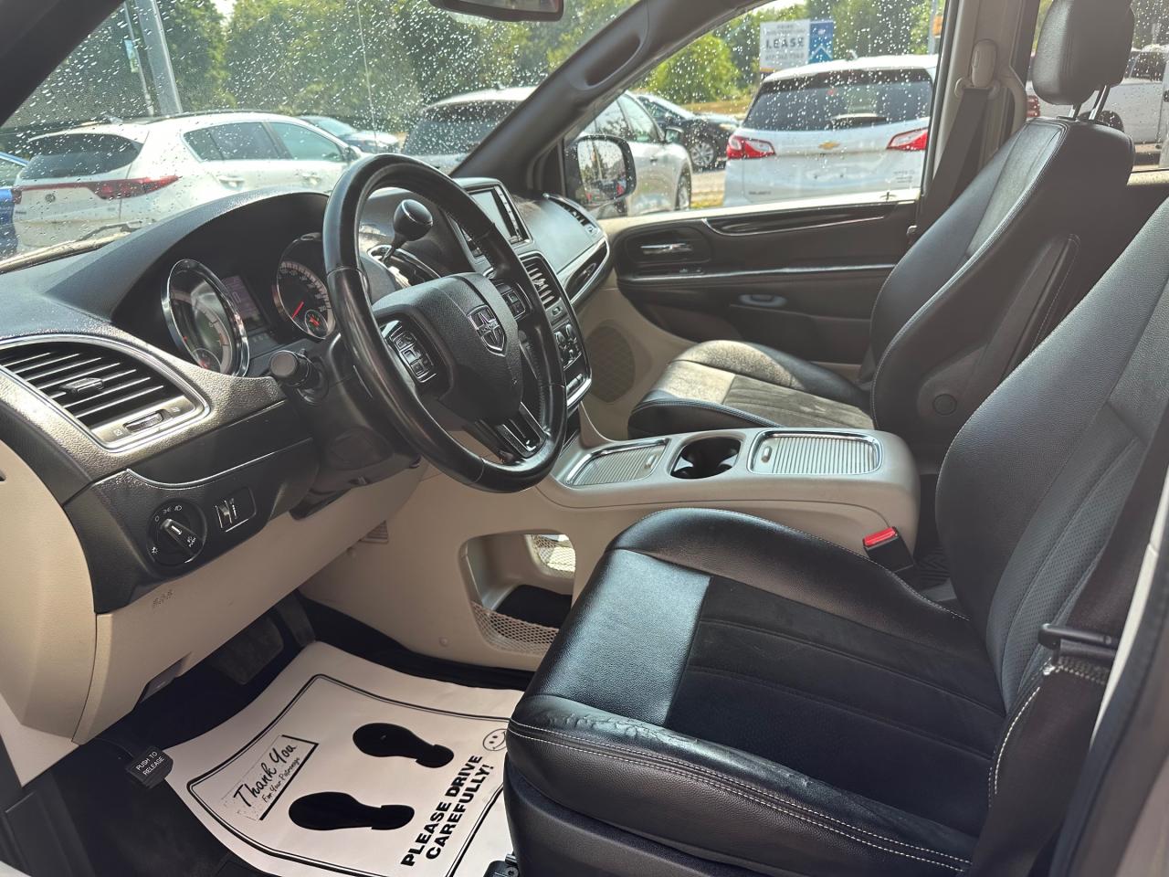 2018 Dodge Grand Caravan CVP/SXT Photo3