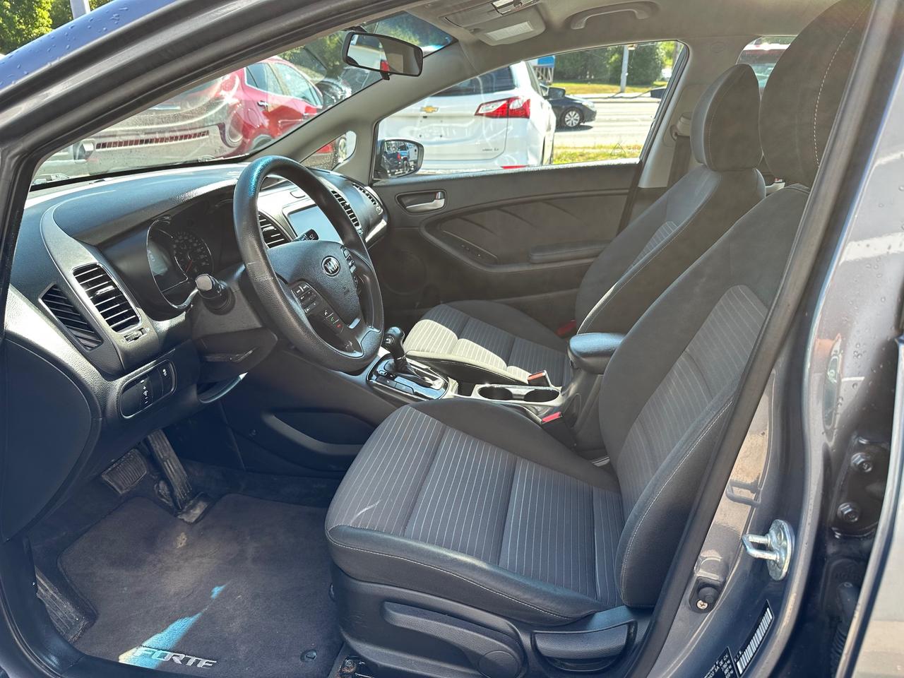 2017 Kia Forte LX Photo