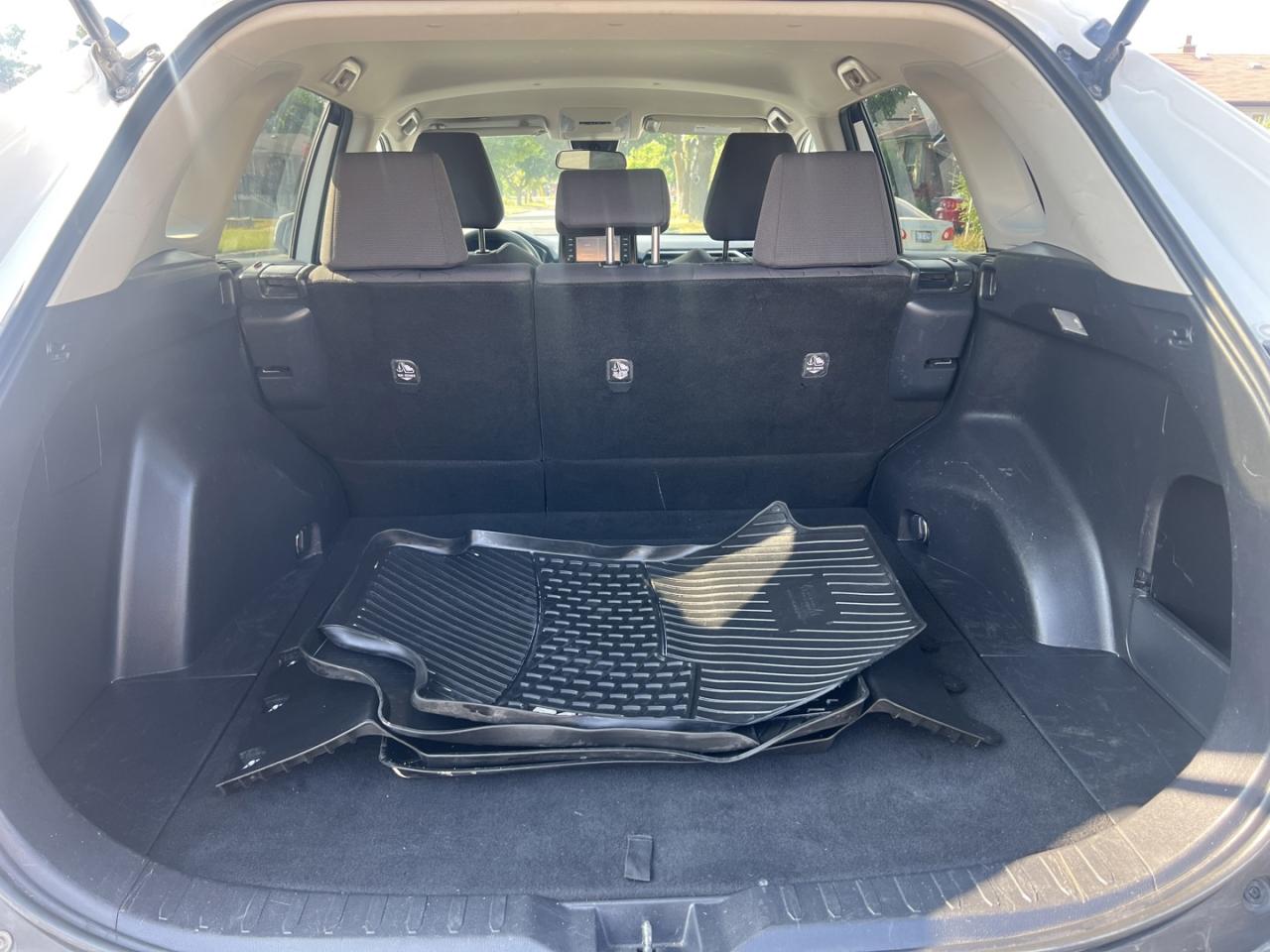 2019 Toyota RAV4 LE - Photo #9
