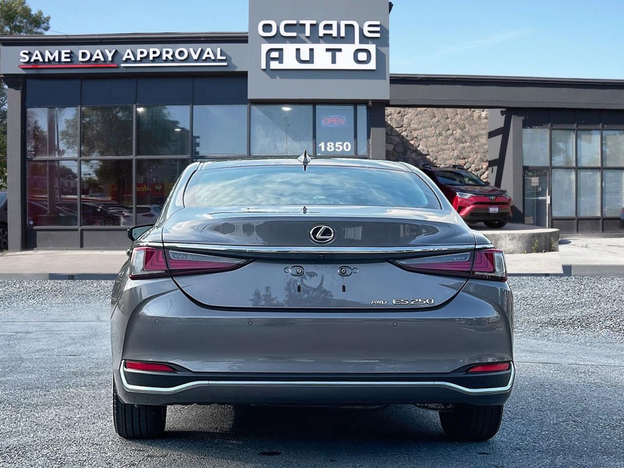 2021 Lexus ES 250 Base - Photo #5