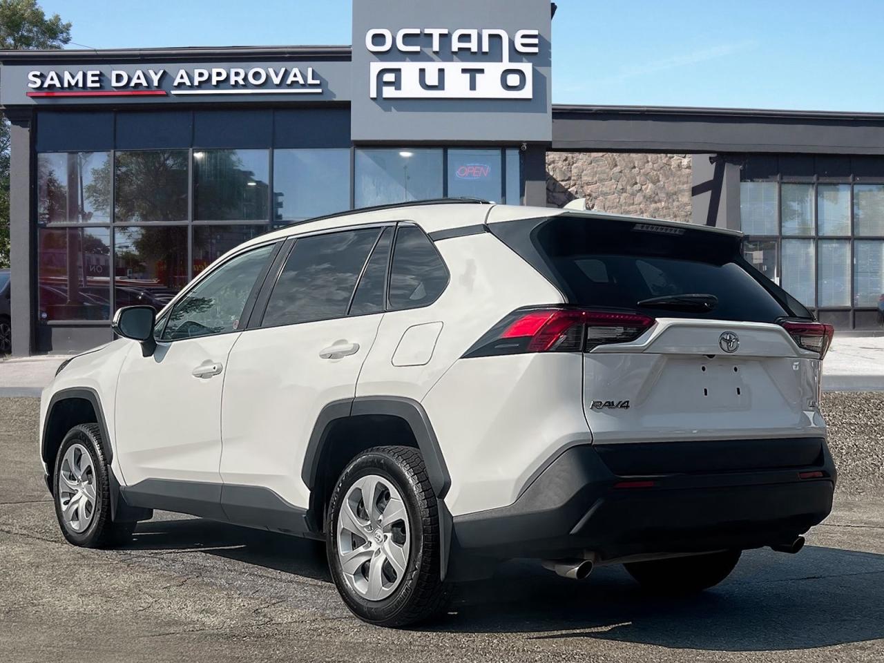 2019 Toyota RAV4 LE - Photo #4