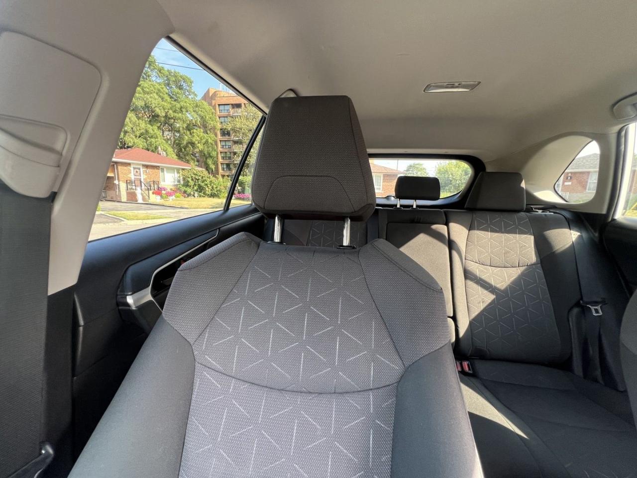 2019 Toyota RAV4 LE - Photo #25