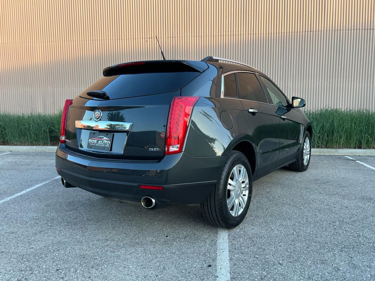 2014 Cadillac SRX Luxury - Photo #4