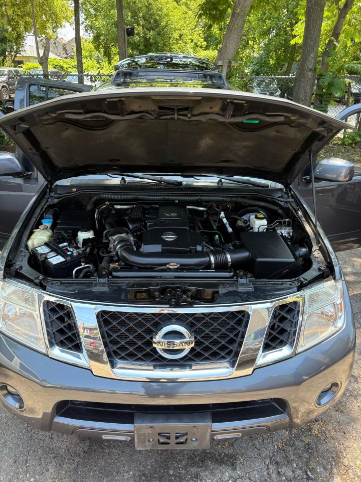 2011 Nissan Pathfinder S - Photo #6