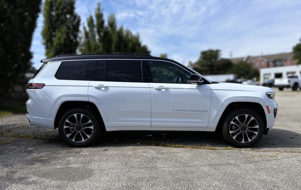 2025 Jeep Grand Cherokee L Overland 4x4 Photo