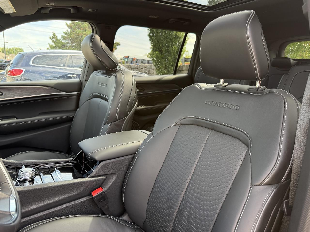 2025 Jeep Grand Cherokee L Overland 4x4 Photo