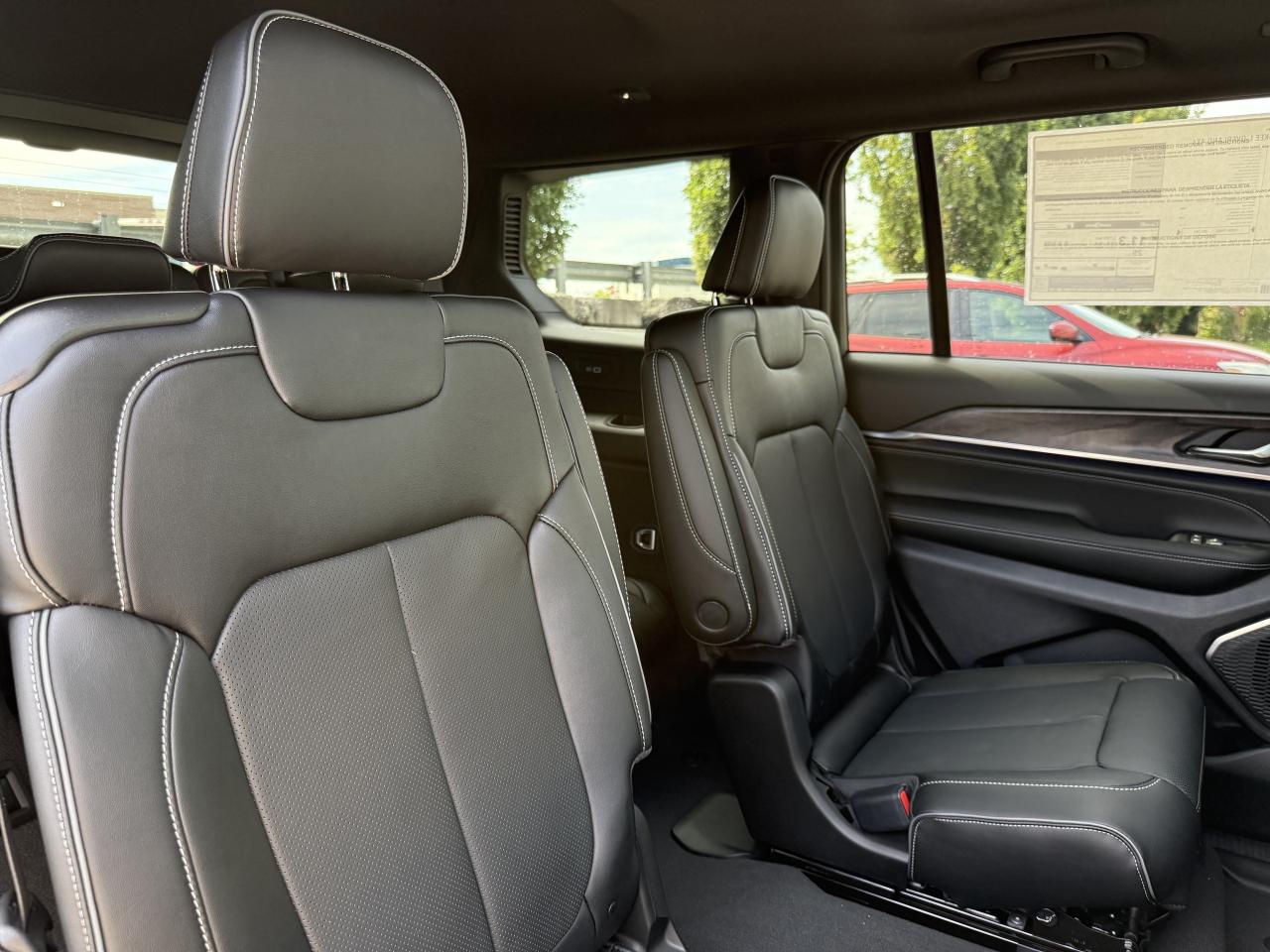 2025 Jeep Grand Cherokee L Overland 4x4 Photo