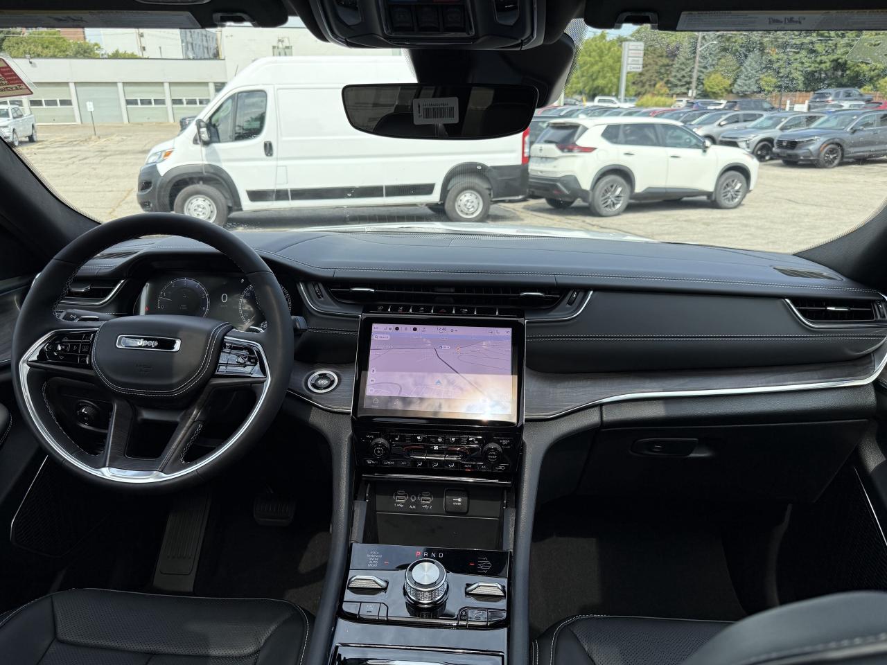 2025 Jeep Grand Cherokee L Overland 4x4 Photo