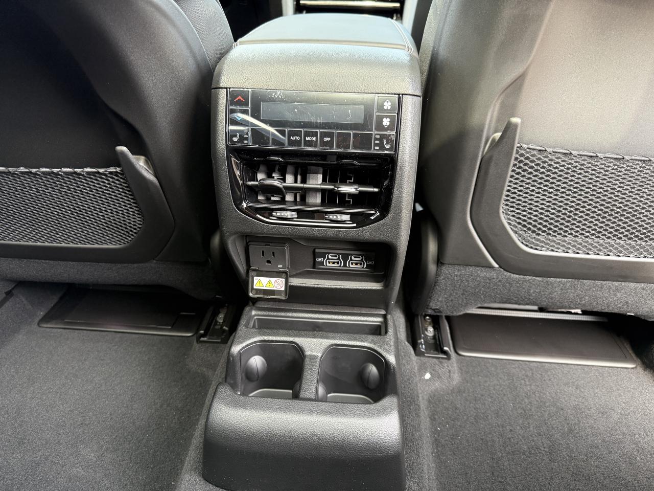 2025 Jeep Grand Cherokee L Overland 4x4 Photo