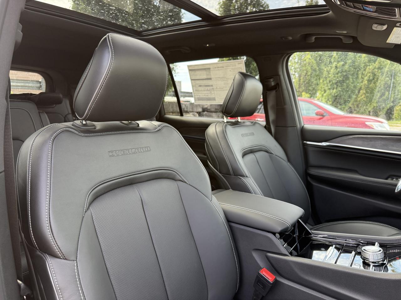 2025 Jeep Grand Cherokee L Overland 4x4 Photo