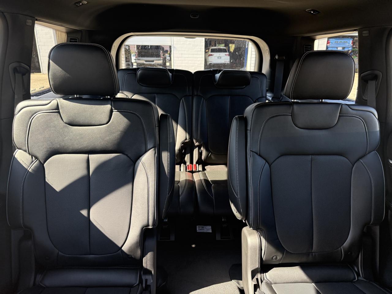 2025 Jeep Grand Cherokee L Overland 4x4 Photo