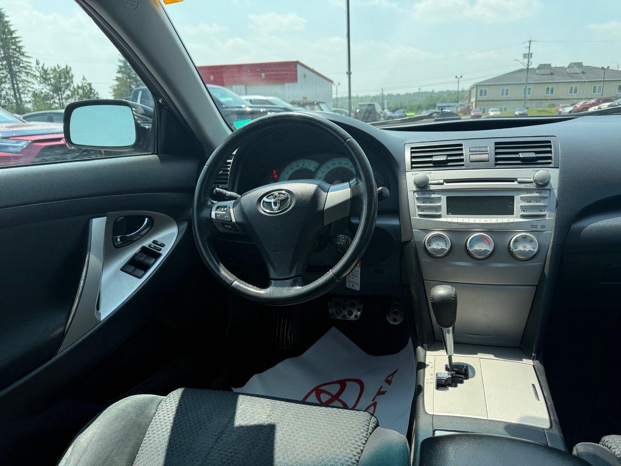 2011 Toyota Camry SE Photo