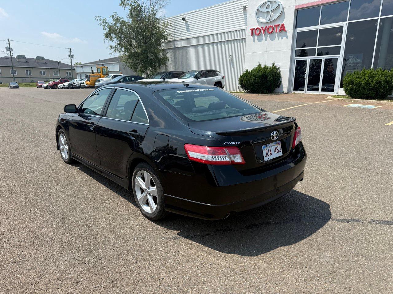 2011 Toyota Camry SE Photo