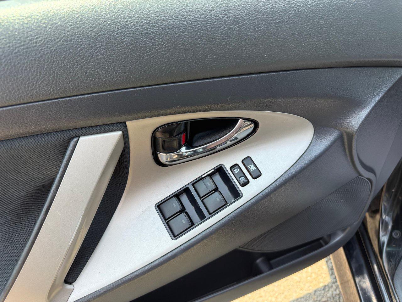 2011 Toyota Camry SE Photo