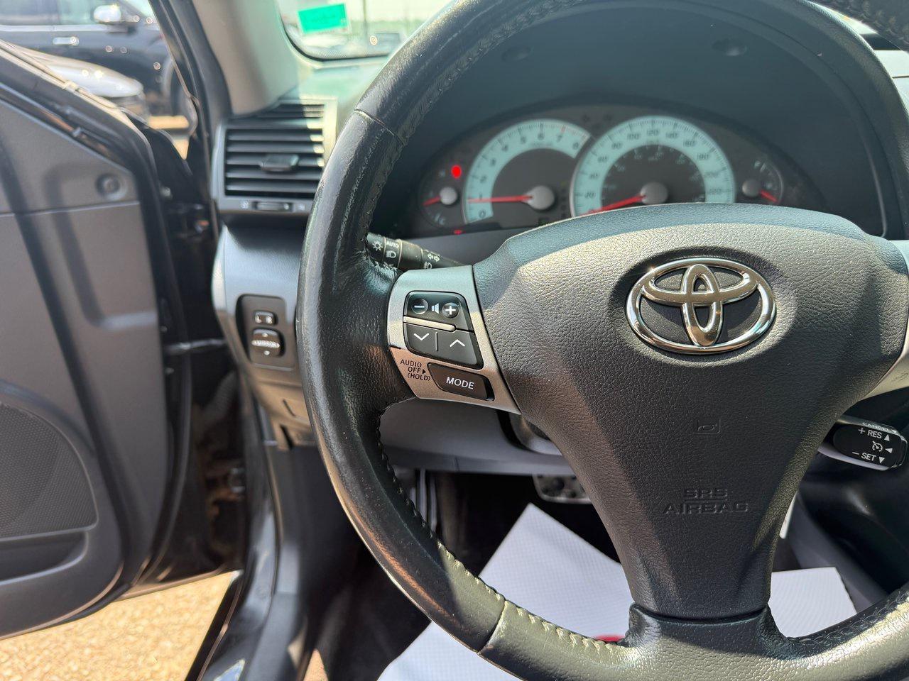2011 Toyota Camry SE Photo