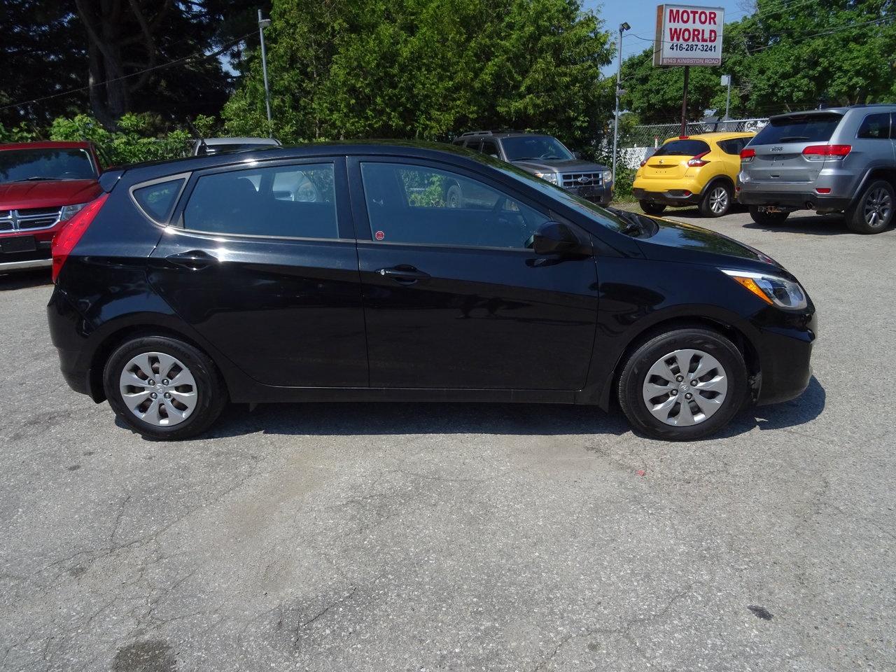 2017 Hyundai Accent LE - Photo #5