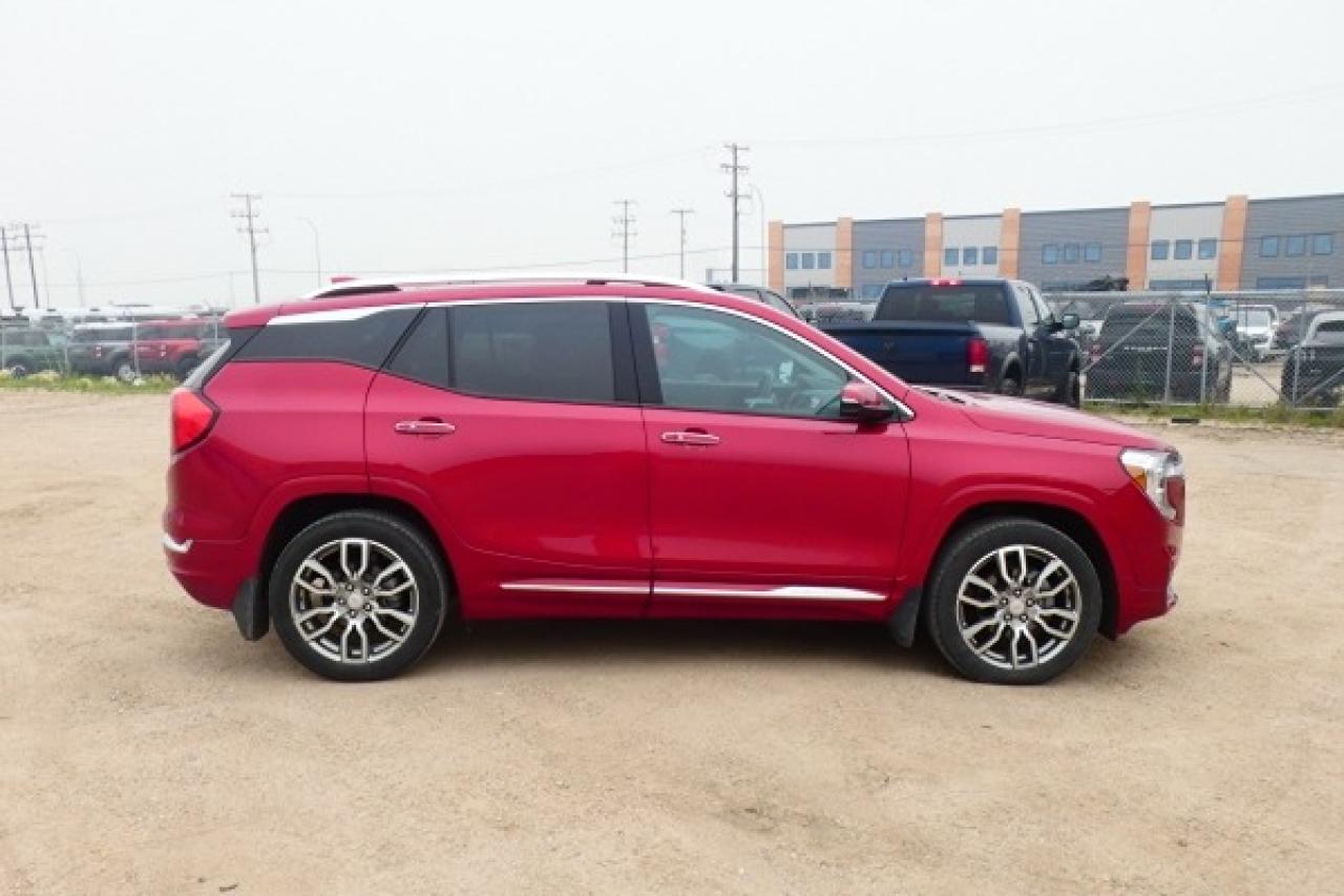 2024 GMC Terrain DENALI AWD 4dr w/H&C L, pano S/R, NAV, BUC - Photo #5
