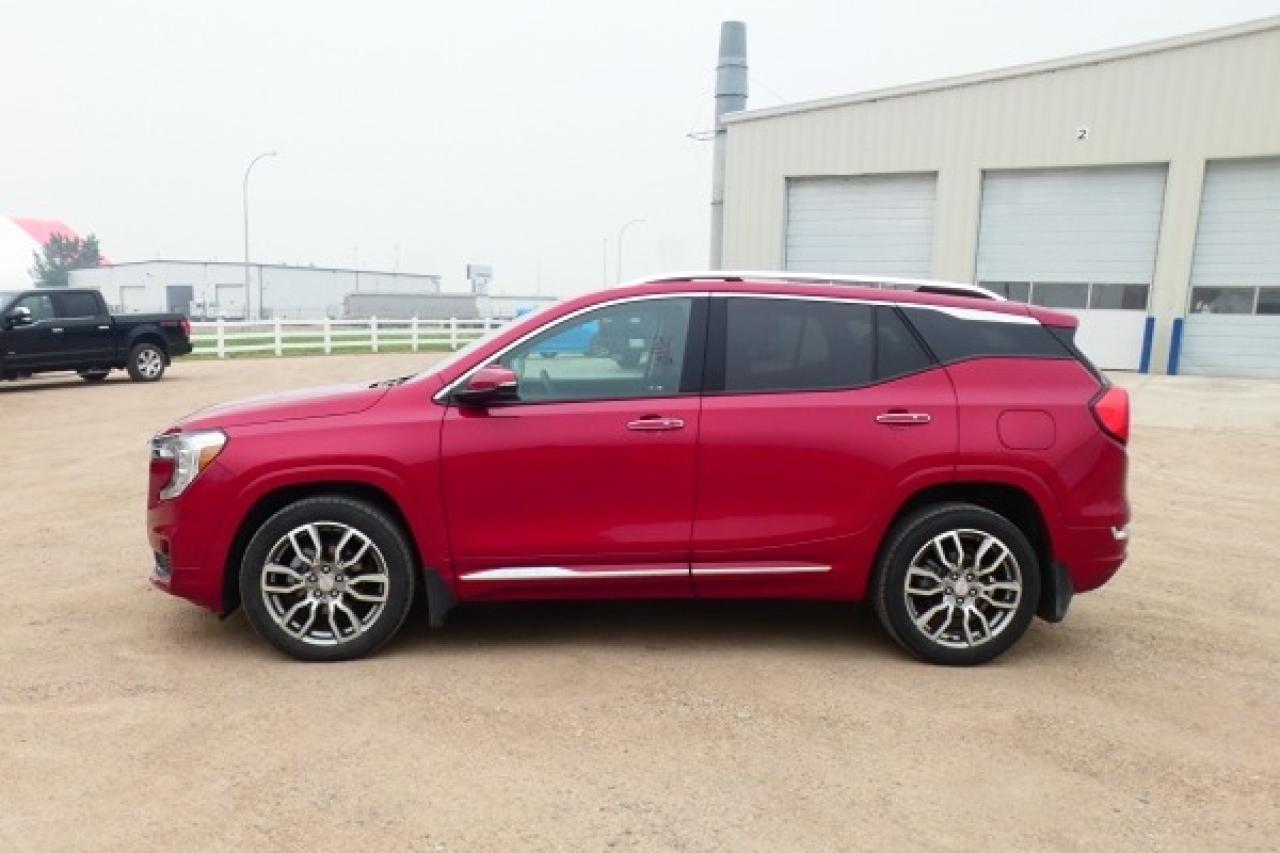 2024 GMC Terrain DENALI AWD 4dr w/H&C L, pano S/R, NAV, BUC