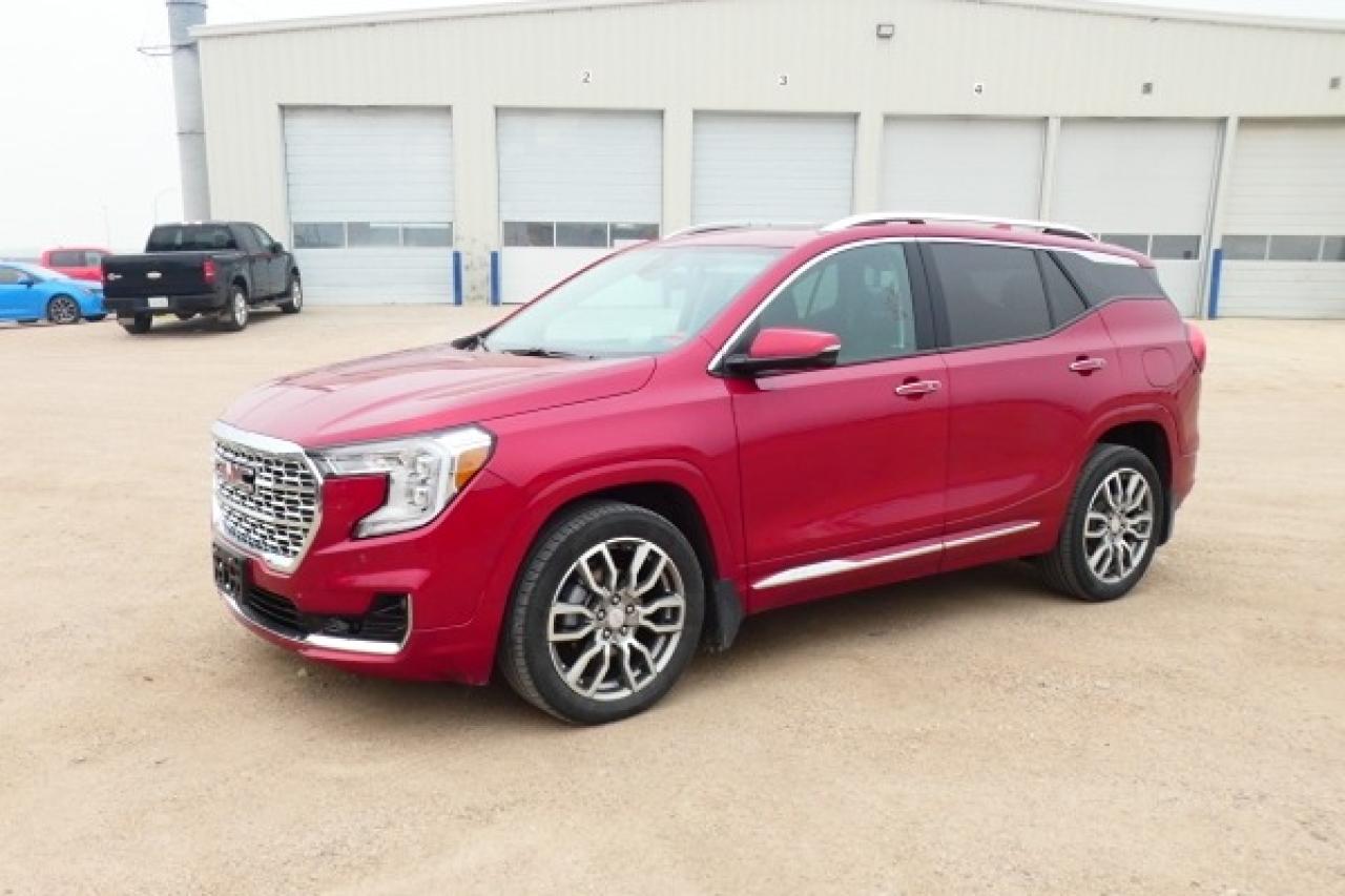 2024 GMC Terrain DENALI AWD 4dr w/H&C L, pano S/R, NAV, BUC - Photo #2