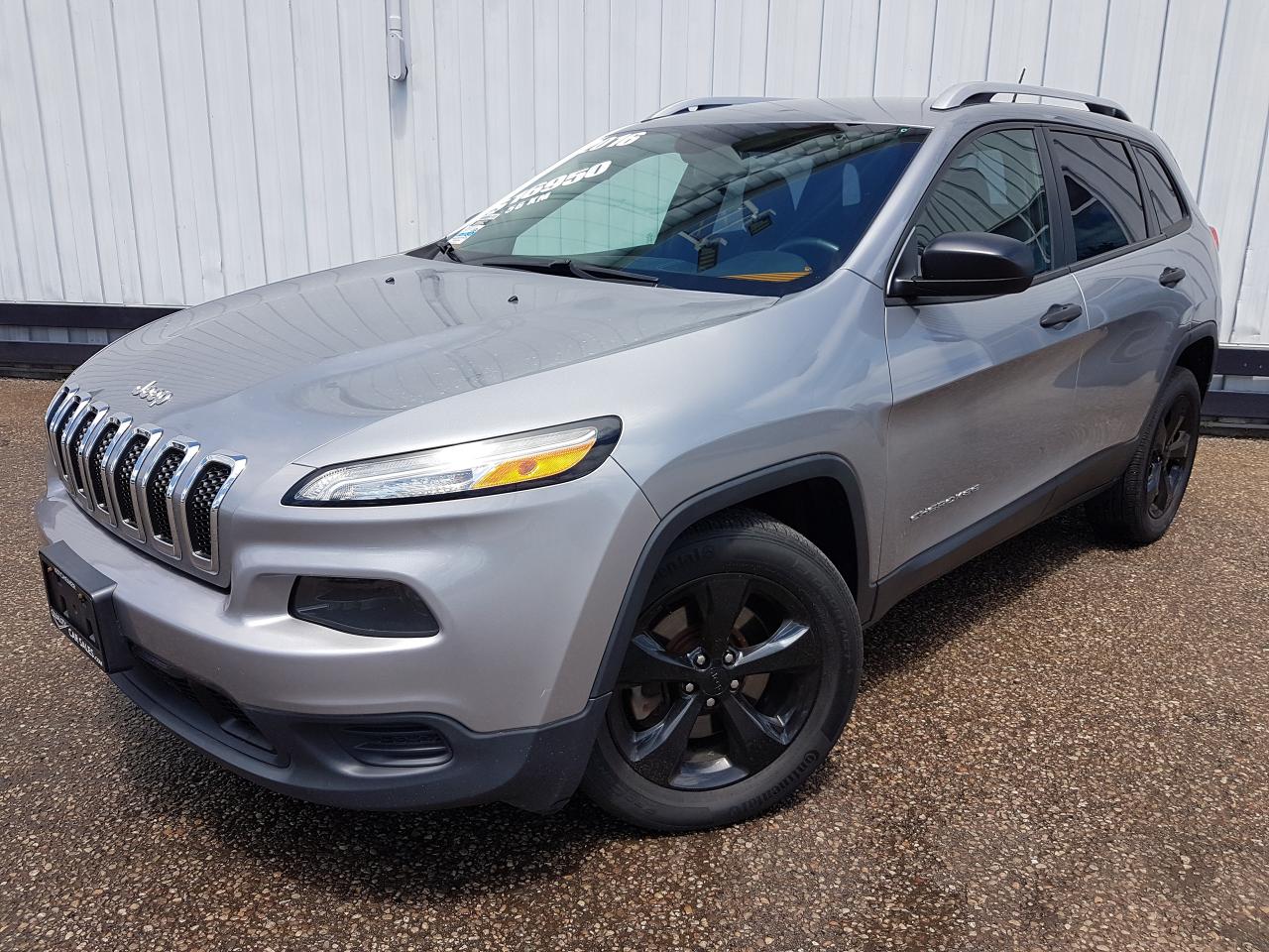 2016 Jeep Cherokee Sport *ONLY 56,000 KM*