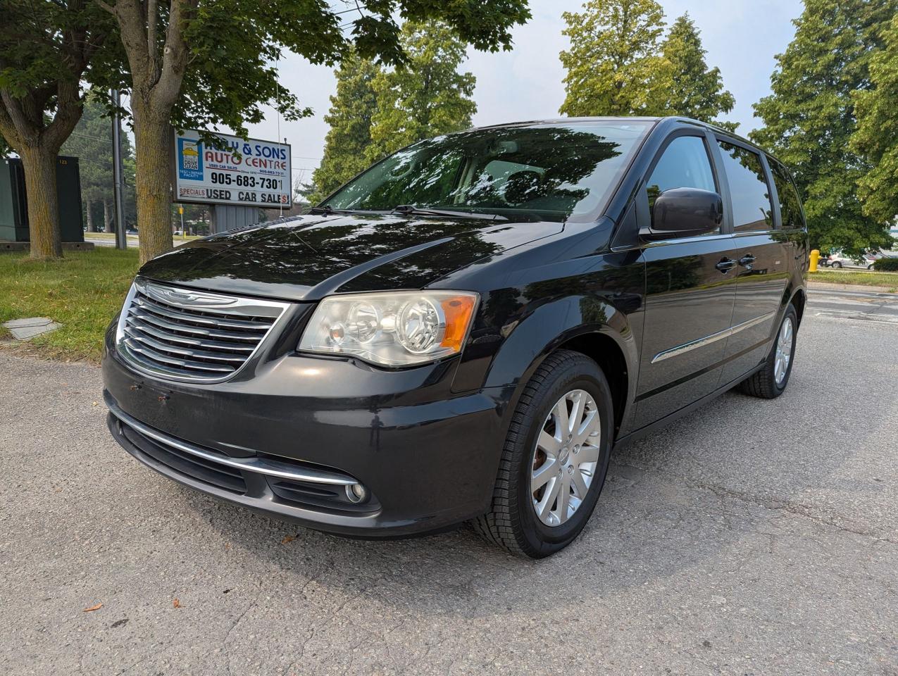 Used 2014 Chrysler Town & Country 