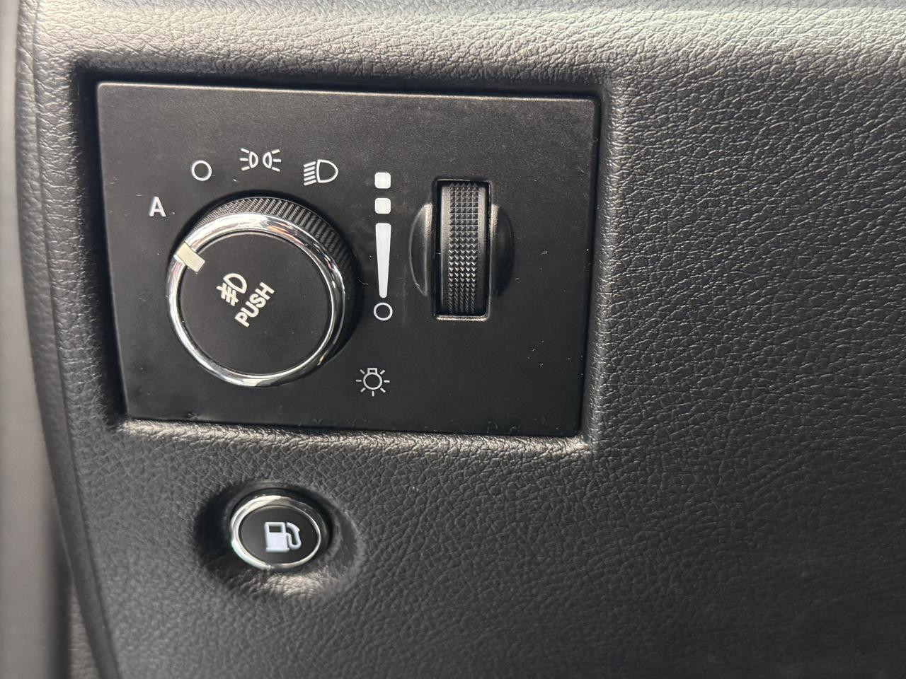 2014 Jeep Grand Cherokee 4WD Laredo+New Tires+Camera+Bluetooth Photo106