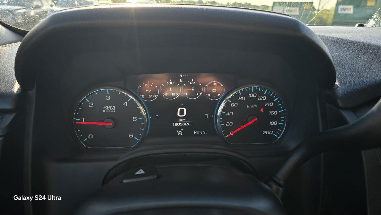 2018 Chevrolet Suburban Premier - Photo #25