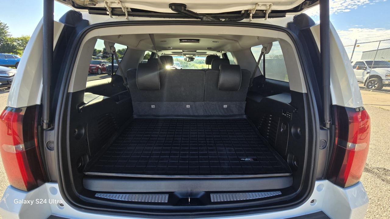 2018 Chevrolet Suburban Premier - Photo #16