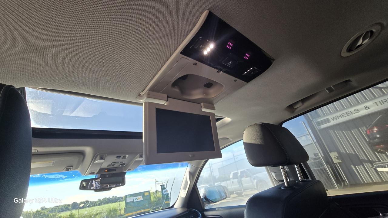 2018 Chevrolet Suburban Premier - Photo #18