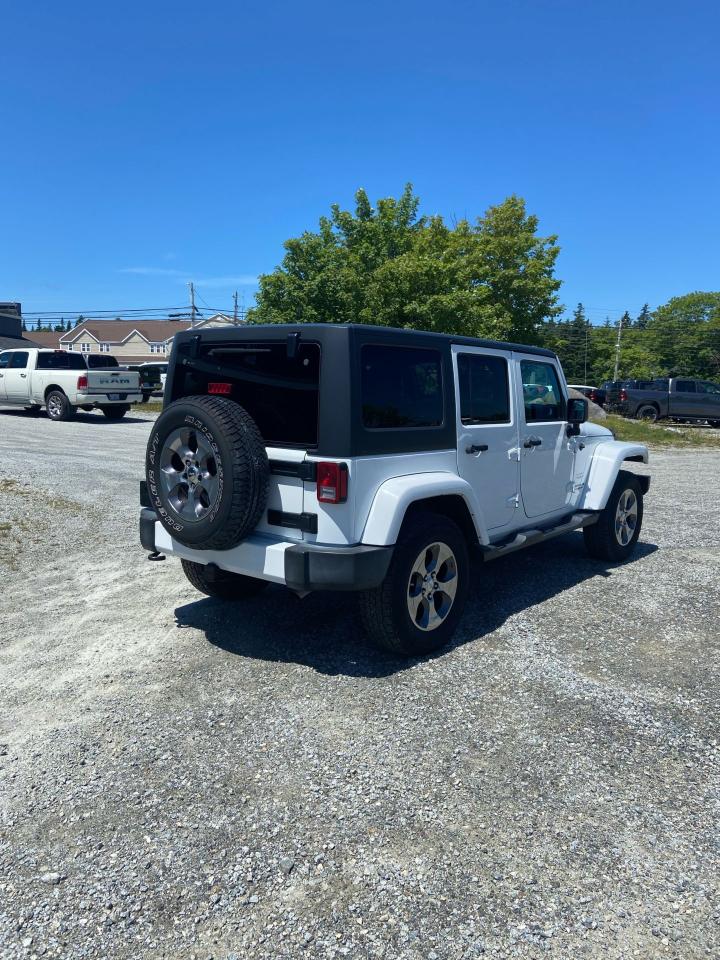 2016 Jeep Wrangler Sahara Photo4