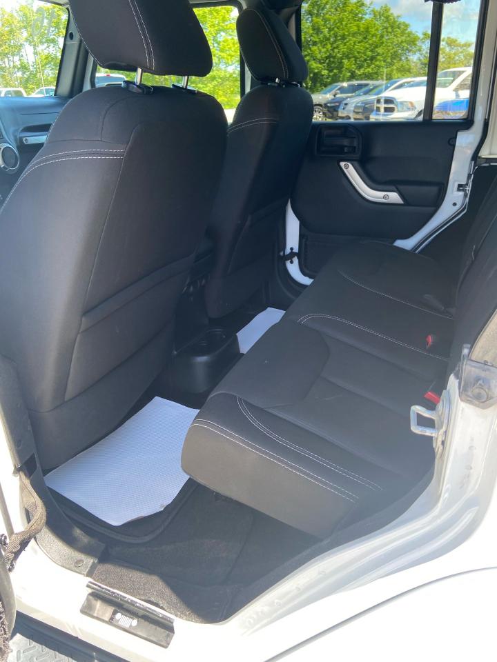 2016 Jeep Wrangler Sahara Photo8