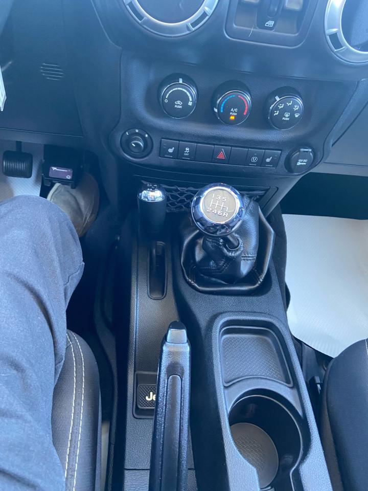 2016 Jeep Wrangler Sahara Photo11